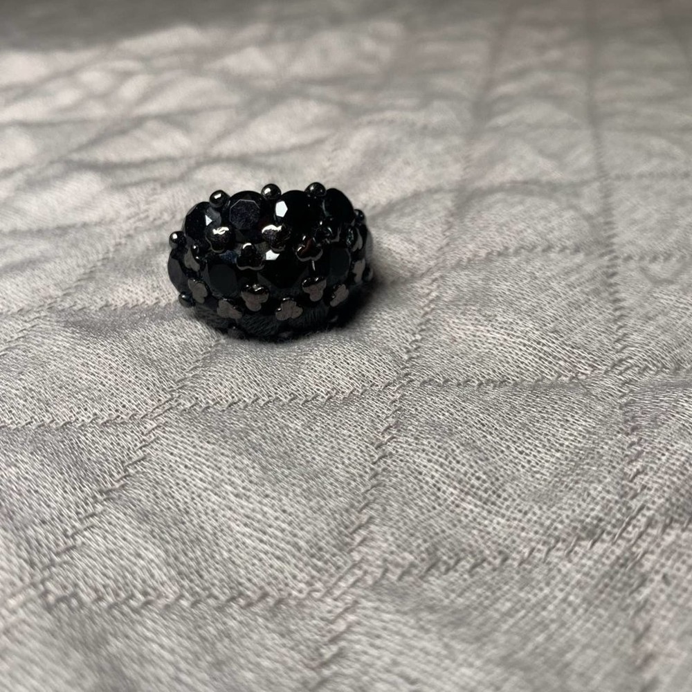 𝅺5/ $25 Costume jewelry Black glass Statement ring
